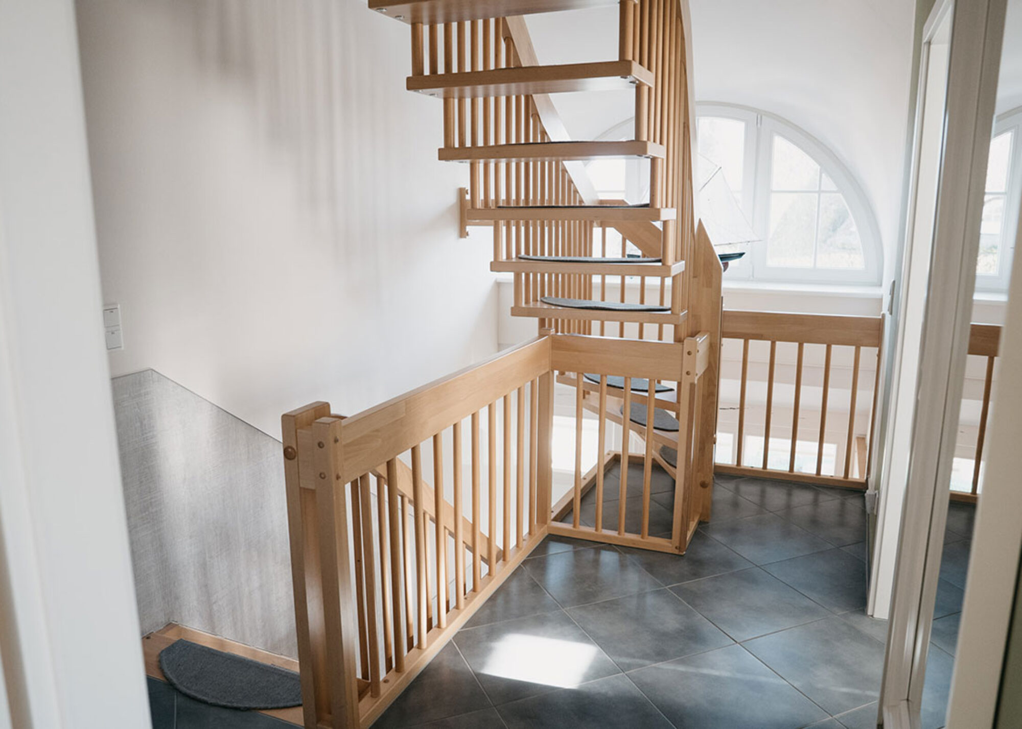 Flur OG Treppe Spitzboden Flur OG Treppe Spitzboden