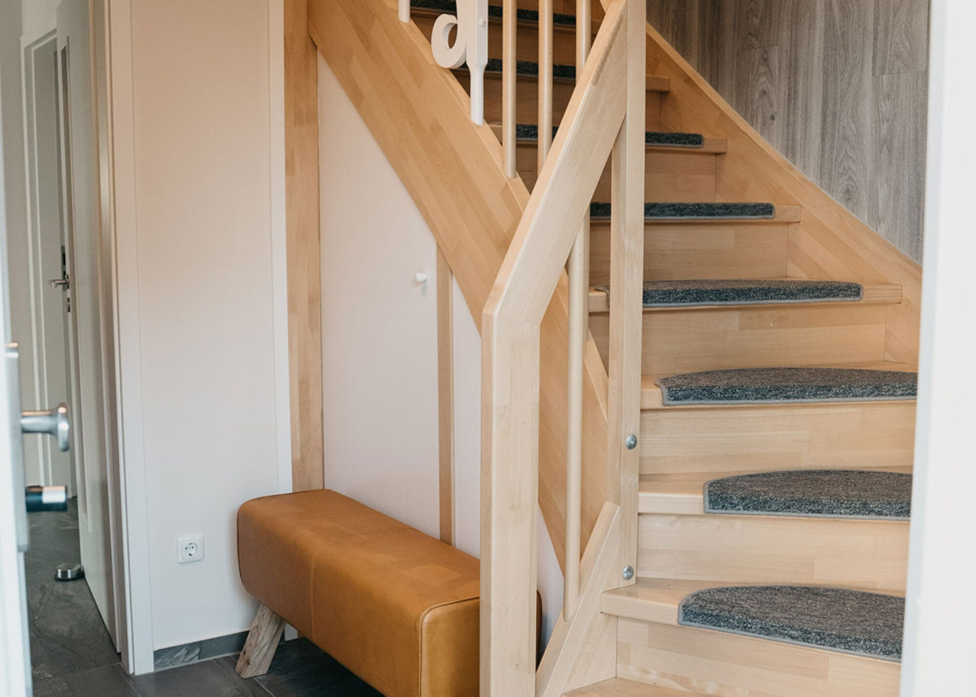 Eingang mit Treppe Eingang mit Treppe